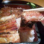 炭火焼寝床 - つかんで肉厚ジューシー