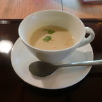 ゆるカフェ日和 manaya - カリフラワーと新玉ねぎのスープ