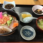 市場食堂ぶえんかん - 