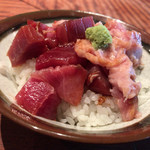 伊藤商店 - マグロ豪快丼（マグロ100g）