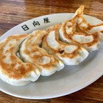 青竹手打ラーメン 日向屋 - 餃子…400円