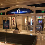 Cirque du Soleil Store - 「O」シアター入口