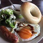 カフェ ヒラナガ - ソーセージトッピング〜