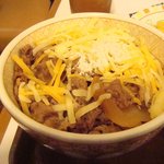 すき家 - 三種のチーズ 牛丼