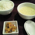 ヌーベルシノワ醐杜羽 - ライス、スープ、お新香