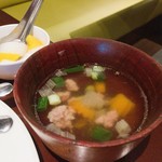 シヤー・トムヤムクン・ポーチャナー - ランチセットのスープ
            これ、美味しい♡