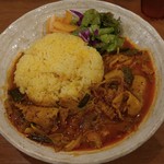 SPICY CURRY 魯珈 - ランペとカラピンチャのWハーブ香る！豚ともやしのスリランカ風カレーのライス大盛