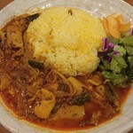 SPICY CURRY 魯珈 - ランペとカラピンチャのWハーブ香る！豚ともやしのスリランカ風カレーのライス大盛