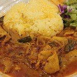 SPICY CURRY 魯珈 - ランペとカラピンチャのWハーブ香る！豚ともやしのスリランカ風カレーのライス大盛