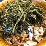 なぜ蕎麦にラー油を入れるのか。 新橋店 - 