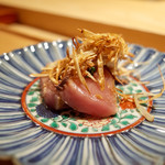 寿しの吉乃 - ハガツオのたたき 揚げエシャロット