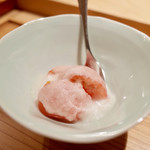 寿しの吉乃 - フルーツトマト オニオンドレッシングがけ