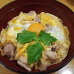 鳥料理 黒木屋 - 親子丼並盛800円