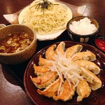Gomi Hacchin - 浜松餃子と濃厚つけ麺セット