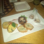 楽天 AMIGO - 盛り合わせ♪（タコのマリネ、チリコンカン、スパニッシュオムレツ、ガーリックトースト）