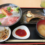 ととすけ - 黒海鮮丼