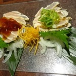 全席個室居酒屋×牛タンしゃぶしゃぶ 左衛門  - 清流鶏のたたき