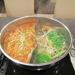 Shabu You To Ya Ma Nakajima Ten - 野菜鍋状態。この野菜に出汁が良い感じに絡むので、お肉と一緒に頂くとバランスが良いです。