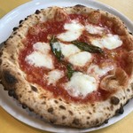 PIZZERIA DOMANI - 水牛モッツァレラのマルゲリータ