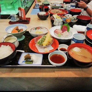 博多料亭 稚加榮