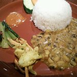 ダルバートダイニング - 少しアップで