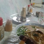 朝日食堂 - 大量のコショウ。