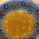松戸富田麺業 - スープ割りでも濃い。丼の柄はマツドナルド？