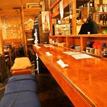 煮こみ - 店内（カウンター席）