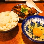 煮こみ - めし（小）＆生卵を追加オーダー