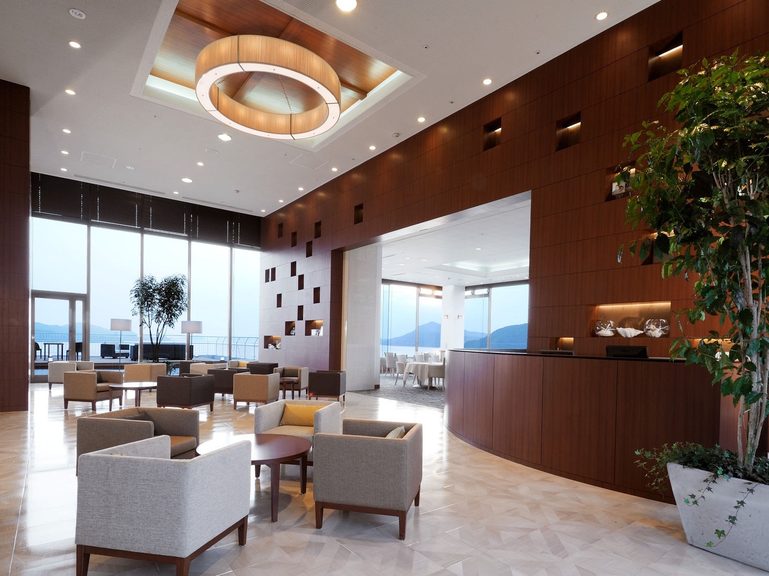 ザ・ロビーラウンジ