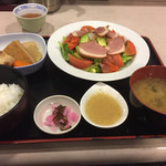 食堂もり川 - サラダ定食(鴨、サーモン、アボカド入り)850円