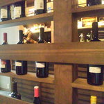 Kumamoto Baru Usegatan - ワインがけっこう並んでます（2011.03）