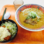 泉区役所　食堂 - 味噌ラーメン410円＆日替りミニ丼(チキン南蛮)180円