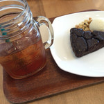 SEKAI CAFE Oshiage - 