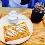 studio CLIP CAFE - アップル＆ソフトミルク アイスコーヒー