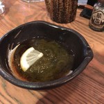 お通し（もずく酢）