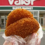 スーパーマーケット バロー - 料理写真:18円(税別)コロッケ