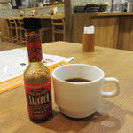 Ikkaku Shokudou - コーヒーや黒豆茶も飲み放題。 ソースコも飲み放題。