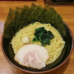 壱角家 ふじみ野店 - ラーメン690円麺硬め。海苔増し100円（いずれも税抜）