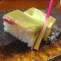 季節料理 姿 - 押し鯖寿司