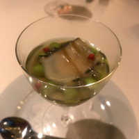ブラッスリー アミカル - 採れたて枝豆のムースとエゾアワビのカクテル 650円