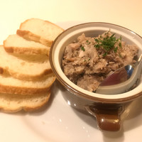 ブラッスリー アミカル - リエットメゾン、メルバトースト付き600円