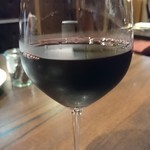 肉友 - グラス赤ワイン各種あり。