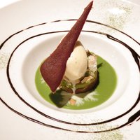 ブラッスリー ポール・ボキューズ 大丸東京 - デザートセット 1026円 の温かい抹茶のビスキュイ とろけるミルクチョコレート 冷たい抹茶のソース 芳醇なグラスヴァニーユ