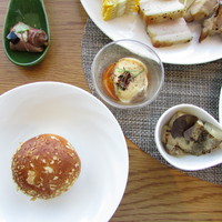 スカイグリルブッフェGOCOCU - 淡路玉葱の焼きカレーパン・炙りカンパチ 有馬山椒クリーム・鴨胸肉の味噌漬け珈琲風味・神戸ポークコンフィのキャラメリゼ