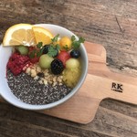 RK GARDEN  - 玄米グラノーラ 豆乳とラズベリーのヴィーガンレモンムースボウル