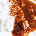 タイム - タイムカレー。やや辛めでフルーツの酸味が感じられます。