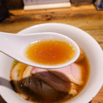 松戸中華そば 富田食堂 - スープ
