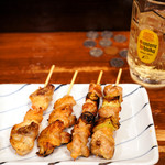 立飲み たきおか - ぼんじりとネギマ。