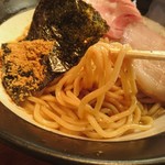 喜元門 - 「真空まぜ」の麺